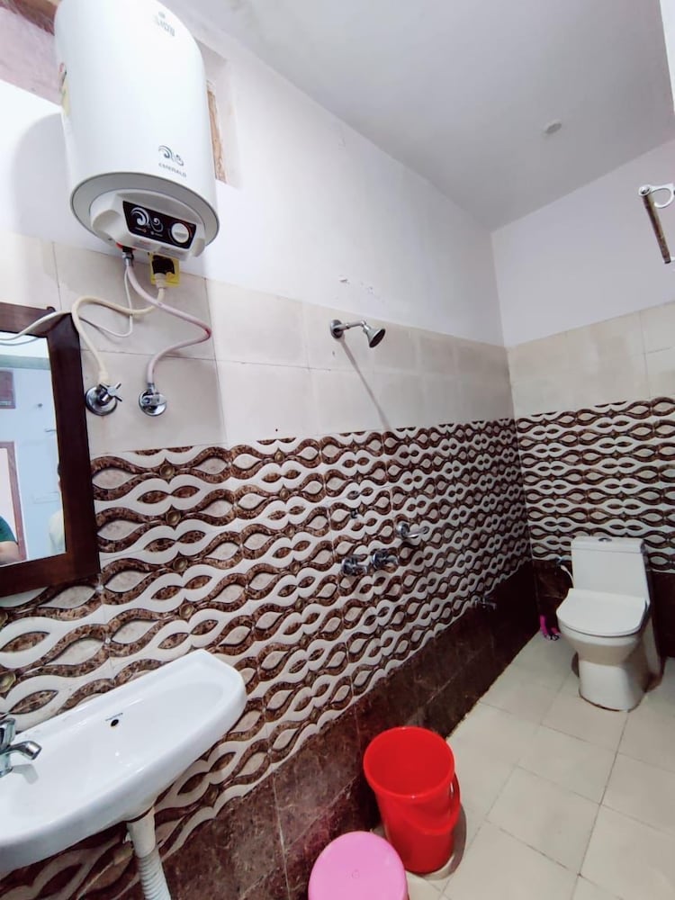Hotel Maya Residency