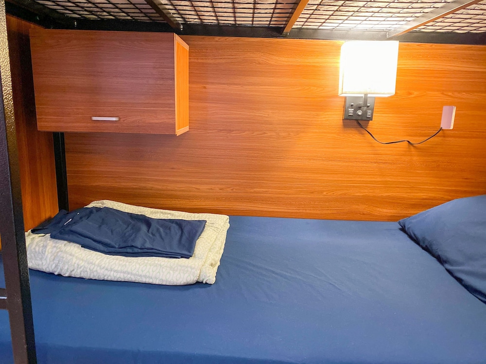 International Travelers House Hostel \- Downtown San Diego Little Italy.