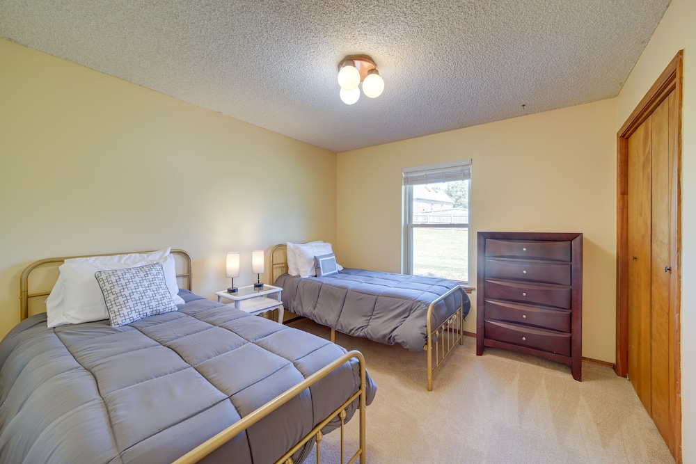 Quiet Oklahoma Home - Close to Golf Courses! view 5