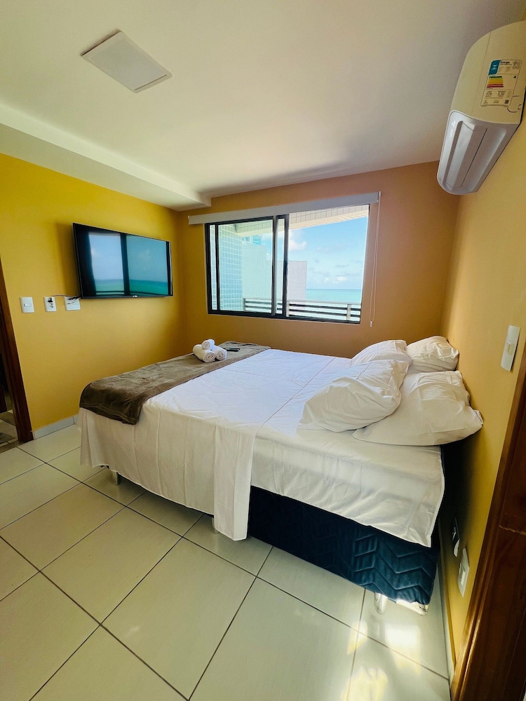 Apto w/ Balcony Beachfront in Boa Viagem Cpf0902