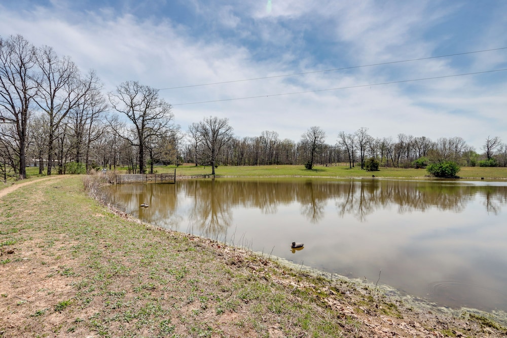 Lebanon Apartment w/ Shared Fishing Pond view 5