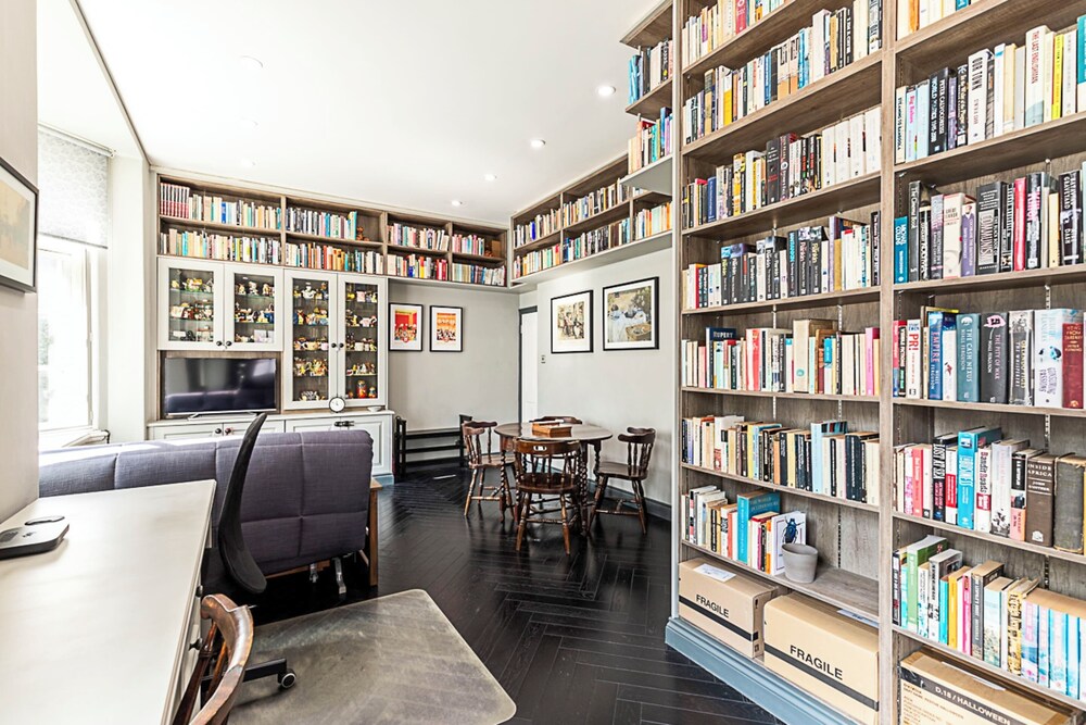 Book Lovers West End Home