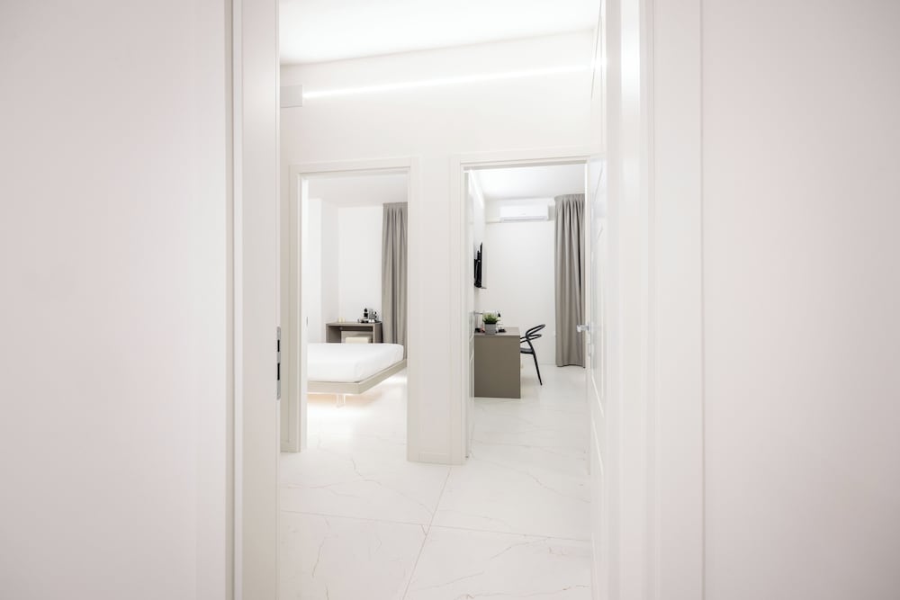 Excelsior Station Suite