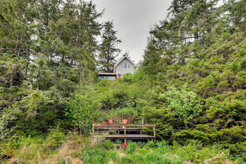 Juneau Vacations - Juneau Vacation Home: Stunning View  Beach Access - Property Image 2