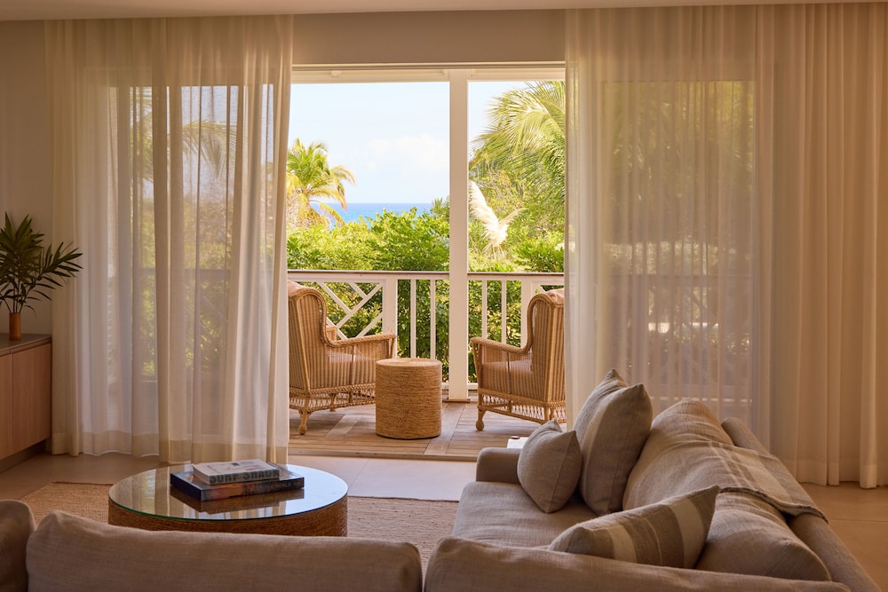 Private Pool Villa at Coral Sands Steps to Pink Sand Beach & Resort Amenities
