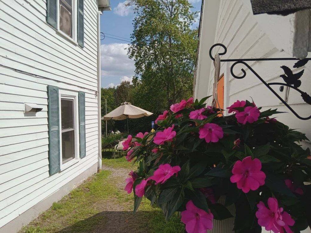10 Mi To Gore Mountain: Home In Adirondack Park 5 Bedroom Home