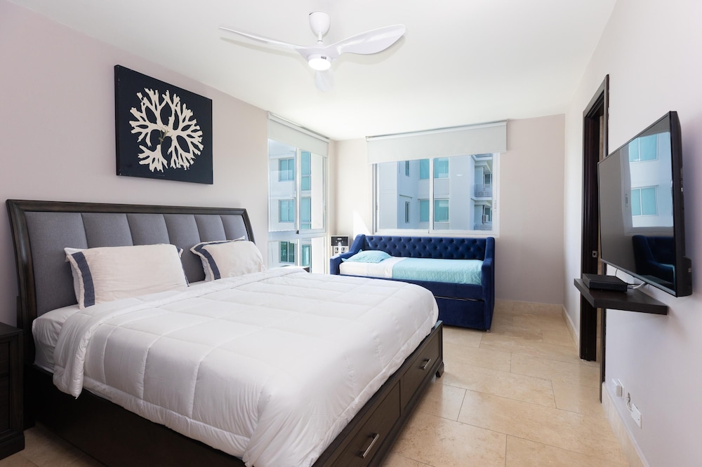 The Big Family Condo by Acomodo
