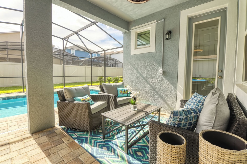 Jodie's Luxury Solara Home