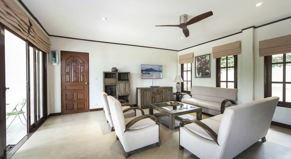 Idyllic Samui Beach Villa Resort