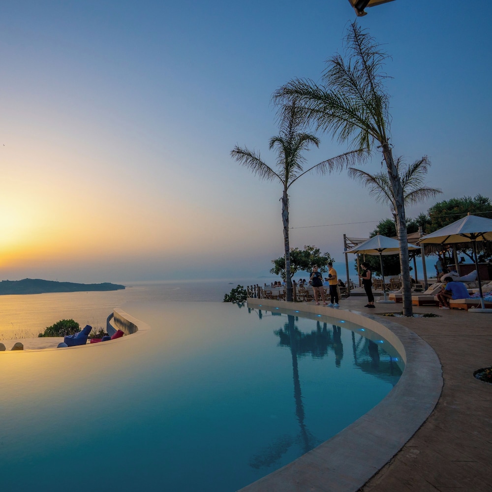 Arameras Beach Resort 37
