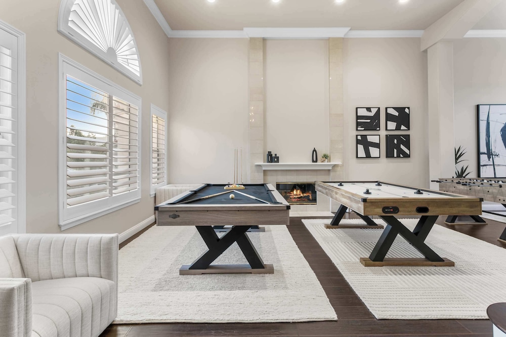 Luxury Pool Home w Theater Games & Mountain View