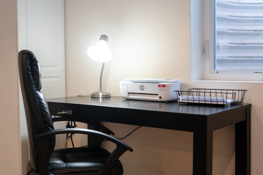 Denver Vacations - The Meadowlark Manor Spacious Backyard  Hot Tub - Property Image 2