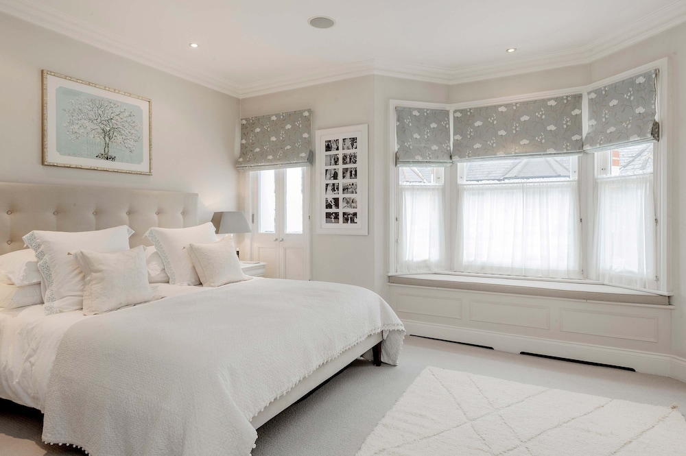 Stunning 4 bed Fulham Home With Garden