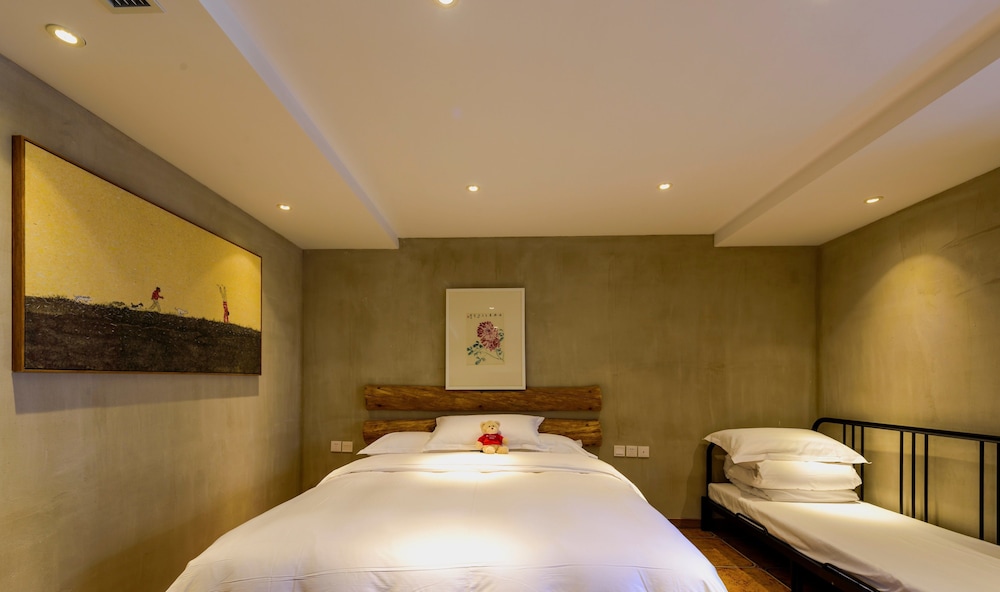 Lotus Mountain Boutique Inn