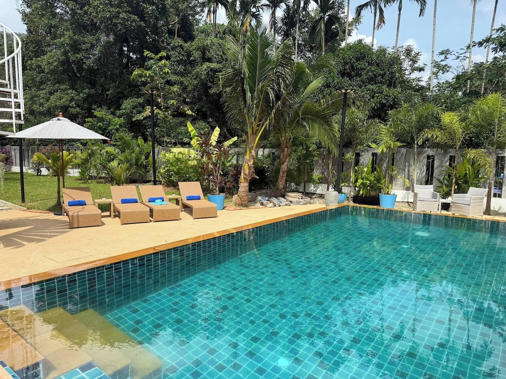 Beautiful Villa Between Jungle, sea and Mountain