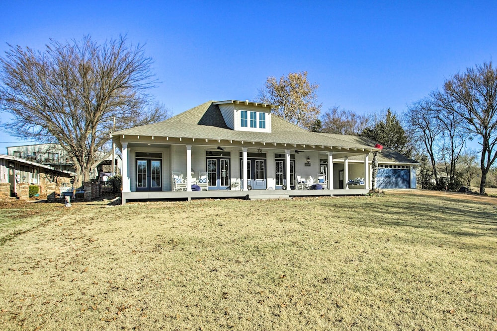 Spacious Kingston Home on Lake Texoma! view 4