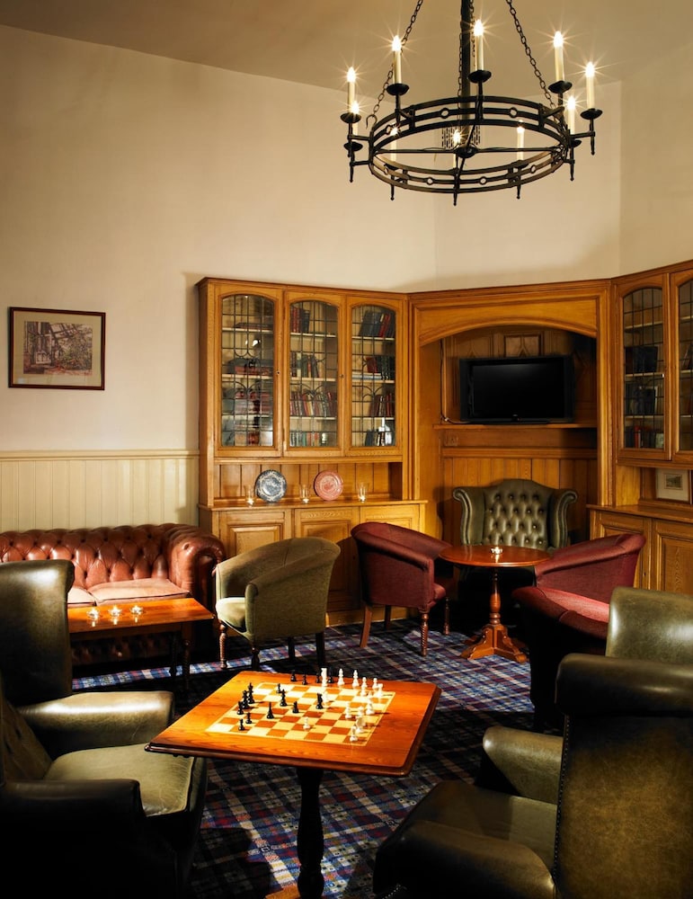Stirling Vacations - The Stirling Highland Hotel - Property Image 5