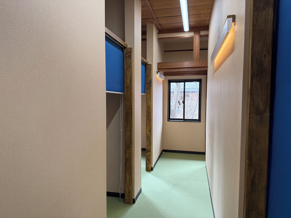 Backpackers Jinya