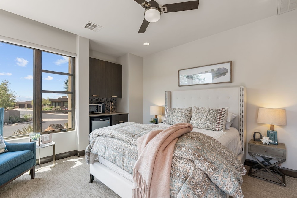 La Vista Encanto #14 4 Bedroom Home