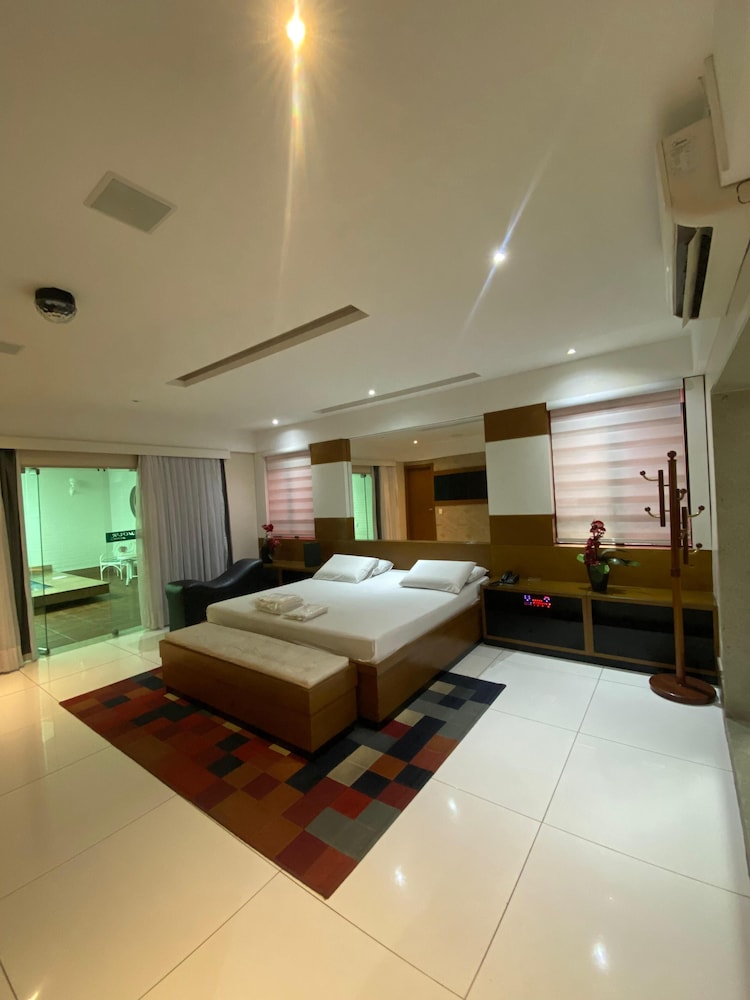 L'amour Hotel