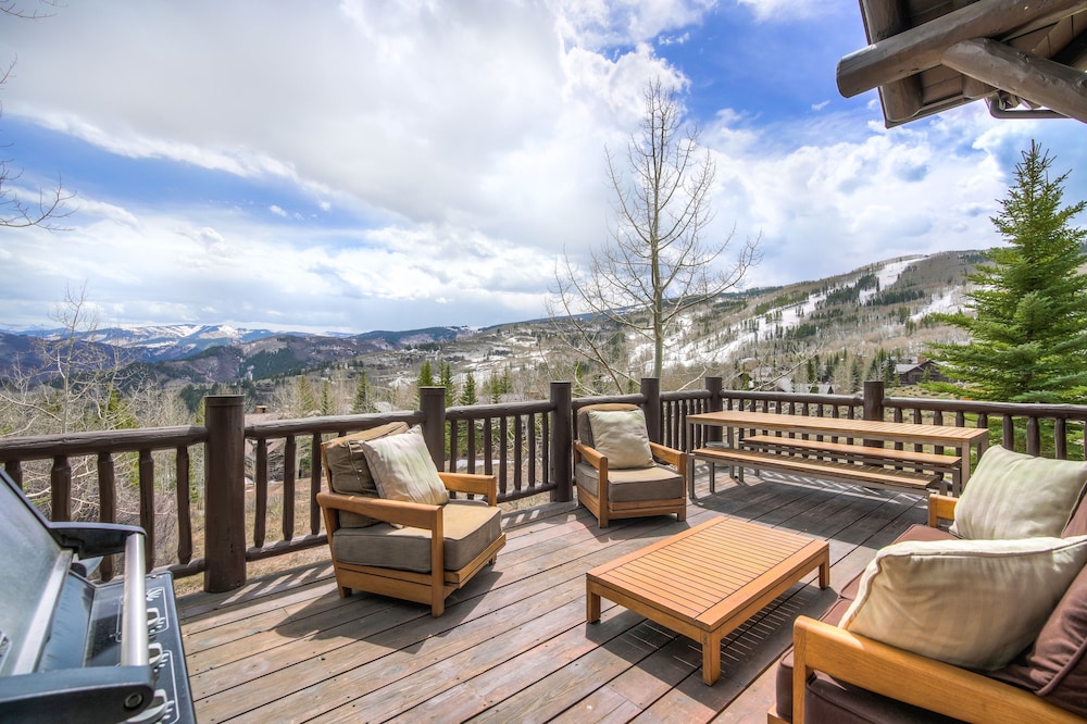 Luxury renovation! Ski-in/Ski-out 5 Br Private Townhome, Top of Bachelor Gulch - majestic view & exclusive location! by RedAwning