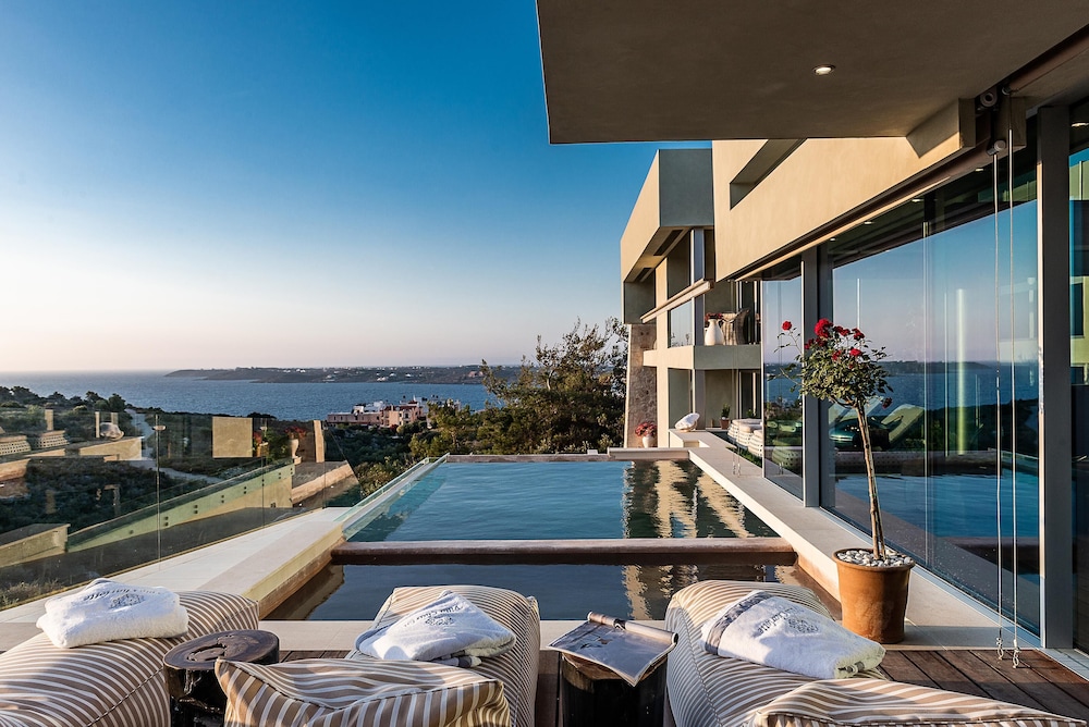 Villa Charlotte by CuraVillas Collection