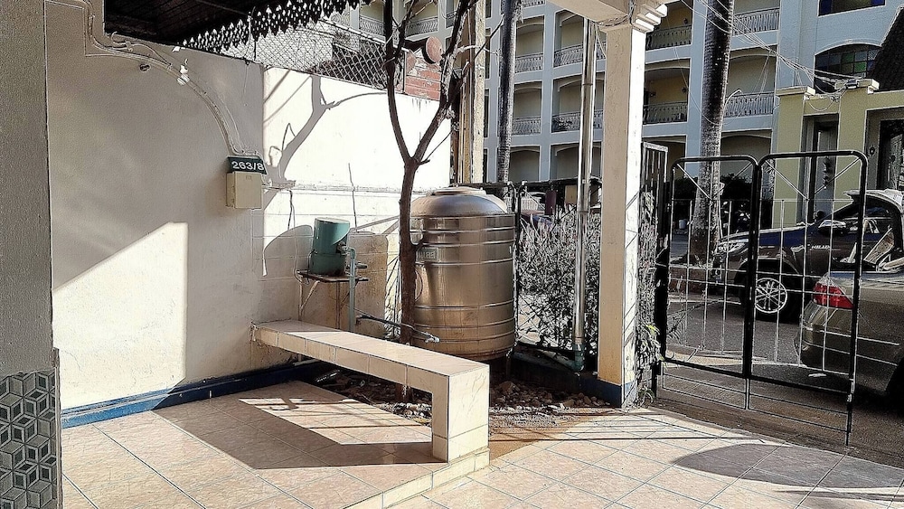 Chiang Mai Oasis 2-bedroom Home With Private Entrance & Modern Amenities