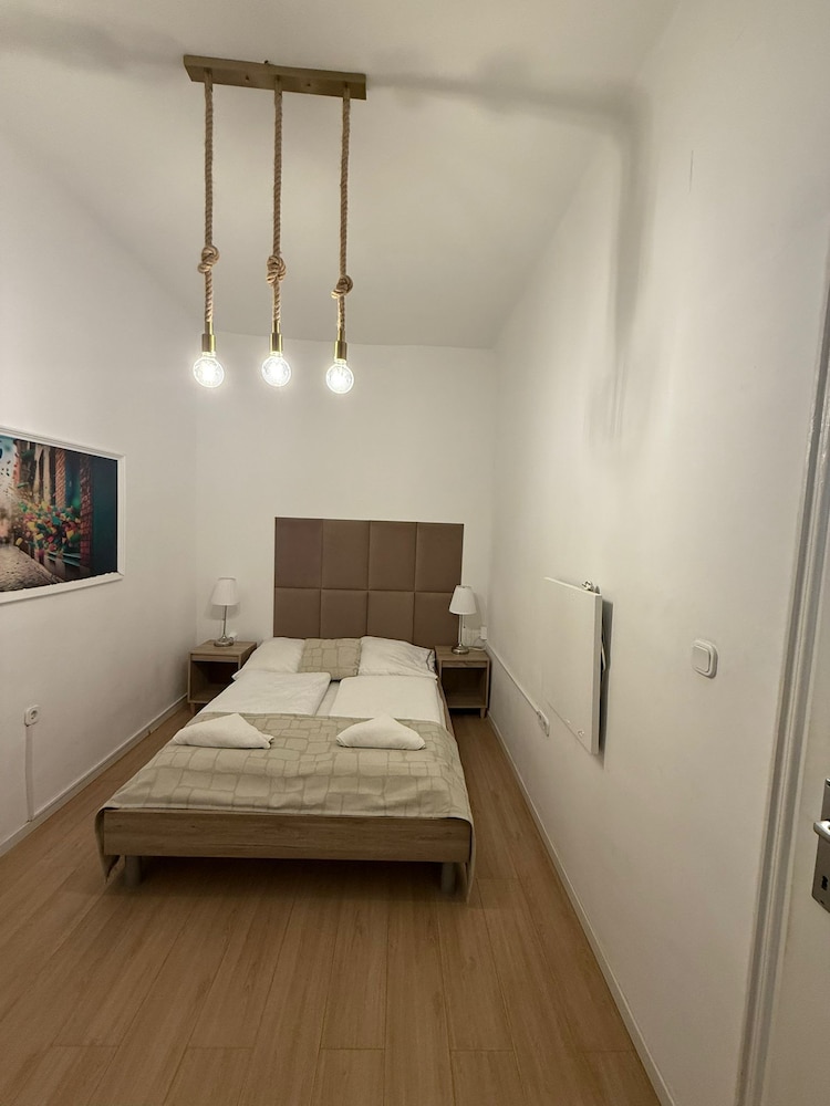 Smart 2BR Apt Close to Westbahnhof