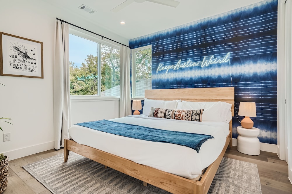 East Austin Dream Home + Pool + Close 2 Rainey Street view 4