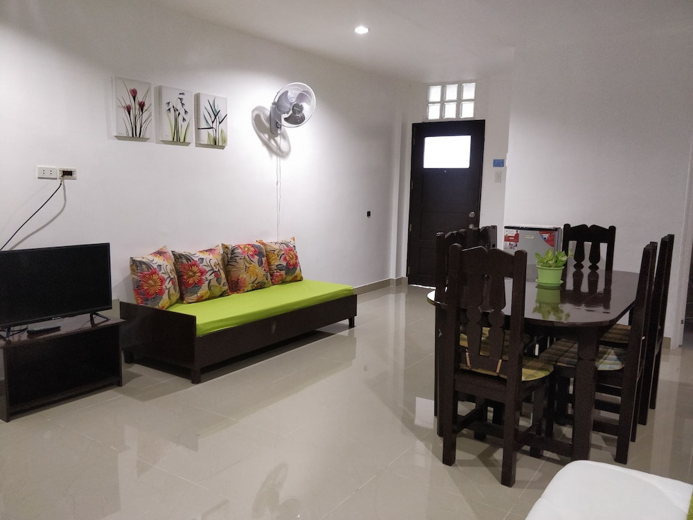 Spacious Private apartment at Laorenza Residences