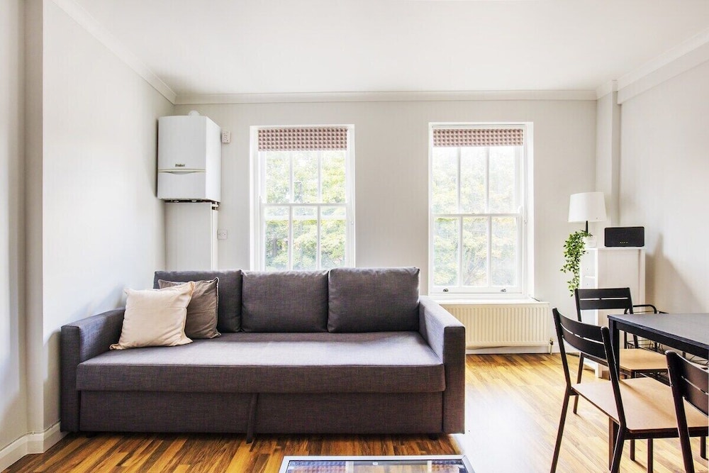 Fast Wifi Pet-friendly Sleeps 6
