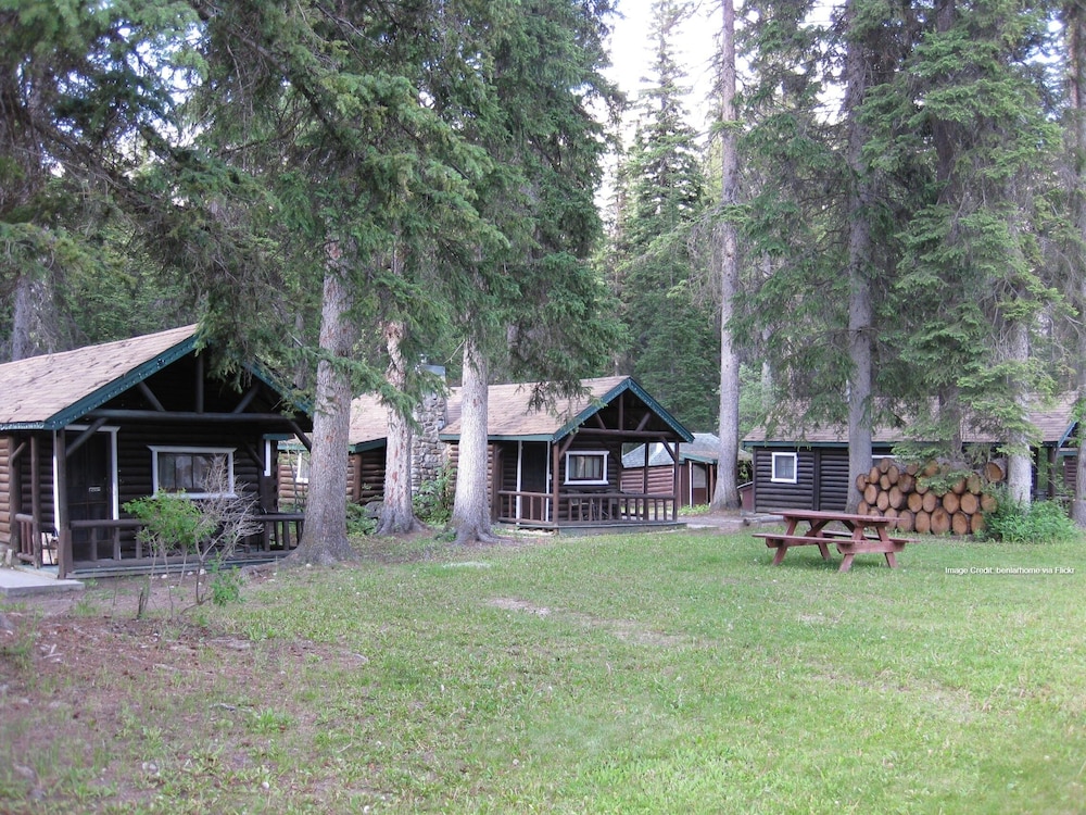 Kootenay Park Lodge