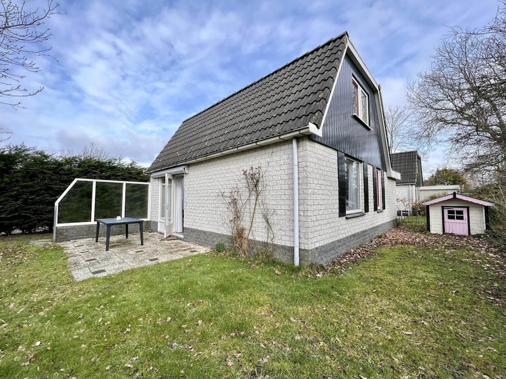 Holiday Bungalow With Wifi Near Beach