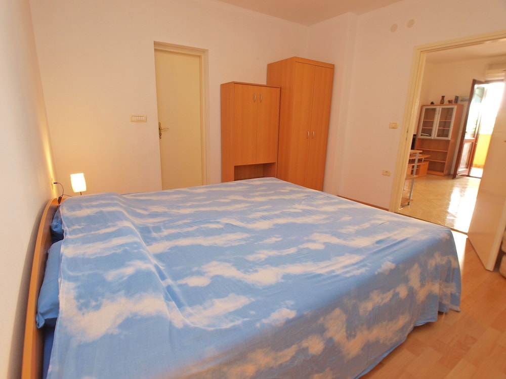 Apartment 21 view 4
