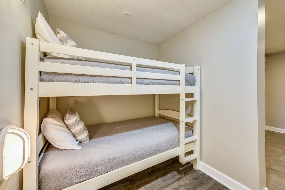 Grand Panama Beach Resort by Book That Condo