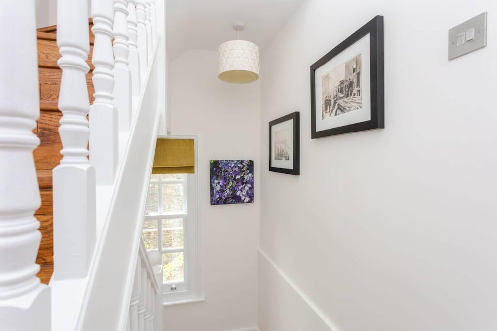 Stylish 3 Bedroom Home With Garden Near Kings Cross