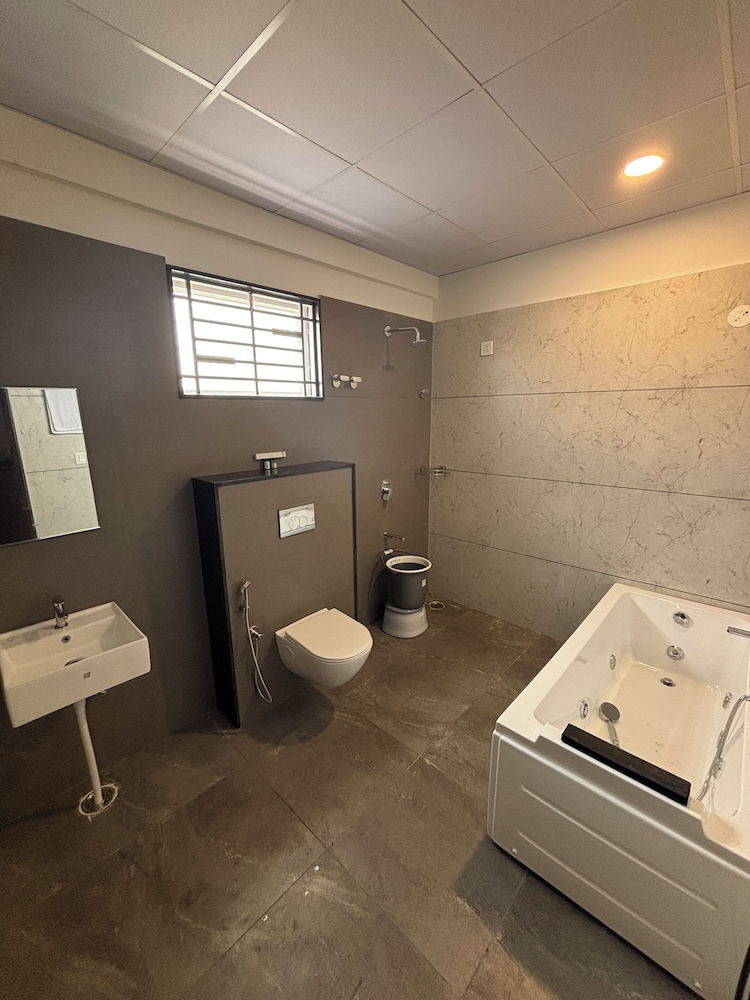 Reva Suites