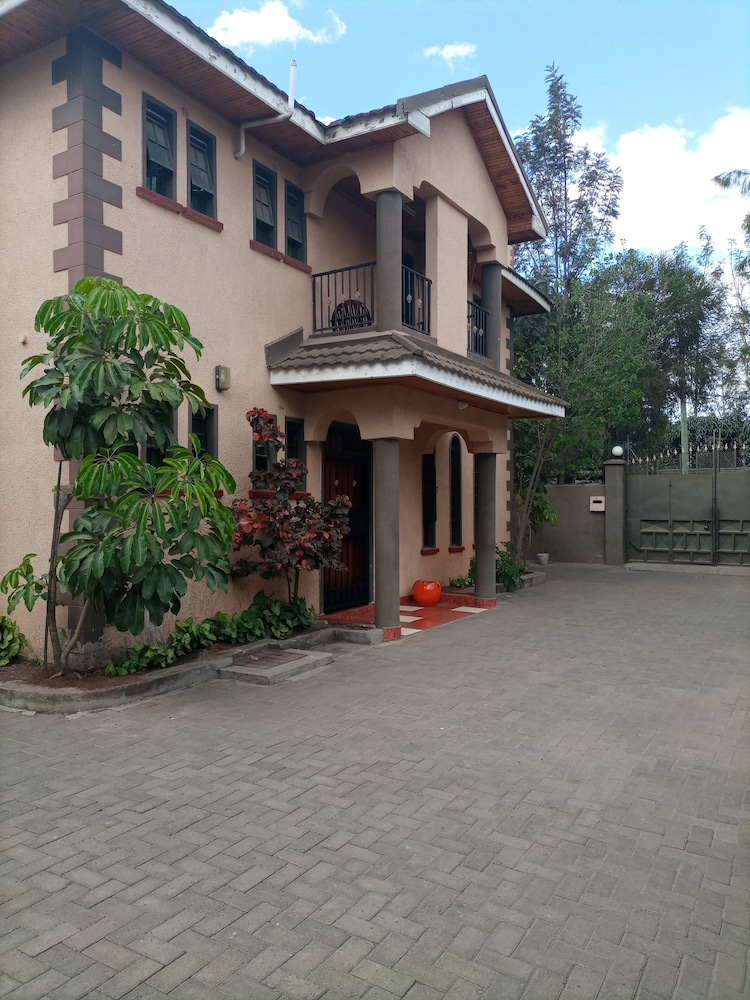 Palm Airport Suites