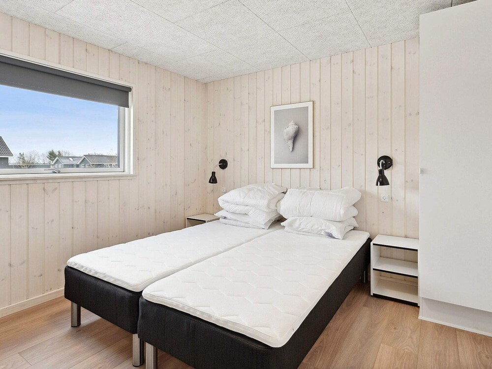 Spacious Retreat Near Beach - By Traum Ferienwohnungen view 2