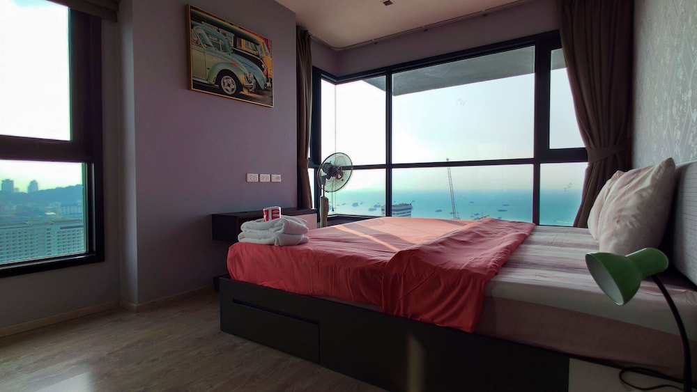 Pattaya Central Sea View Pool Suite