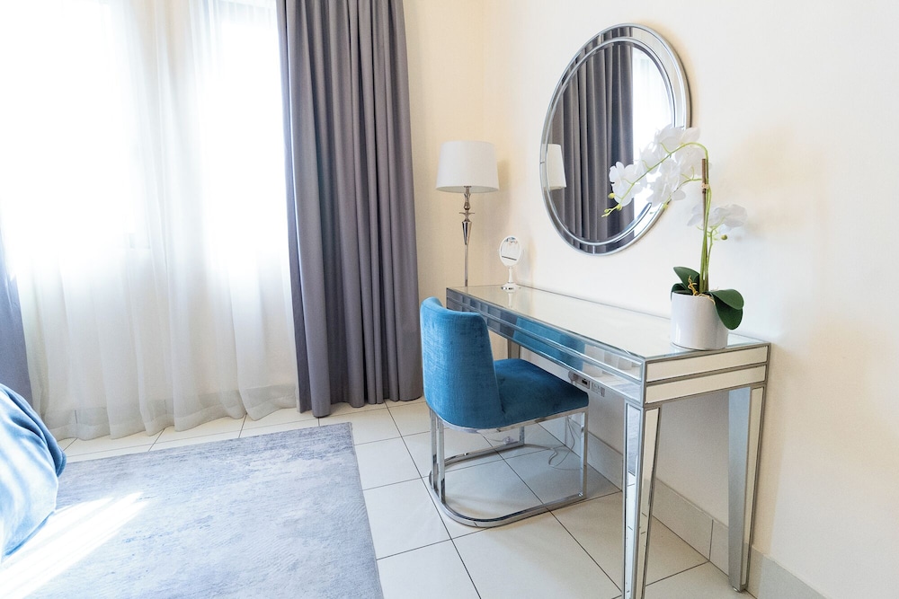 Reehan 1 - Happy Season - 2BR - Downtown