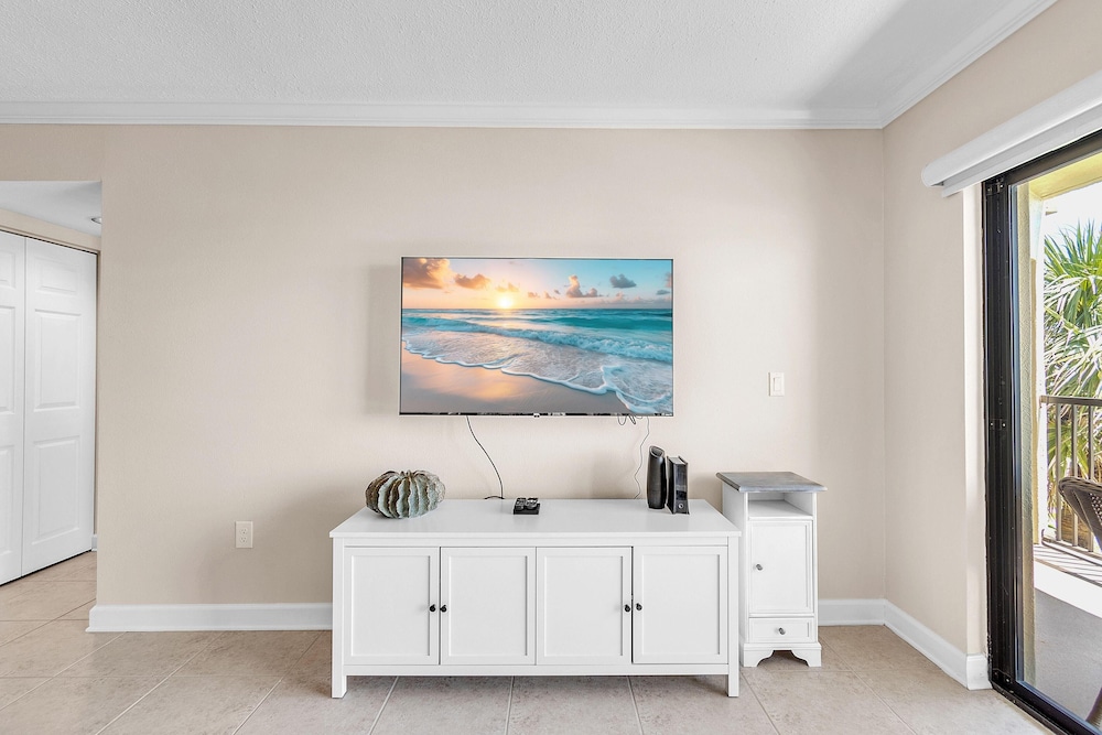 Land's End 11-306 Beach Front - Premier