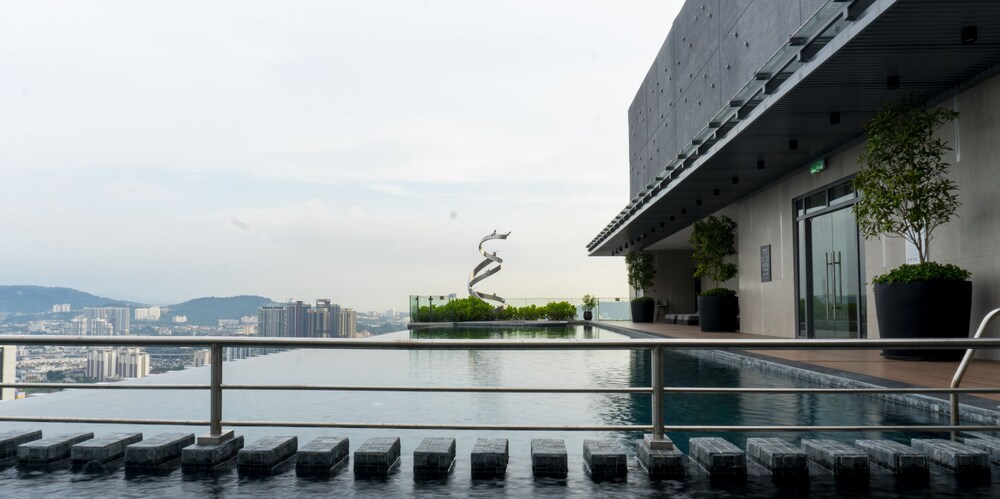 Moonway Luxury Suites At CORE Residence