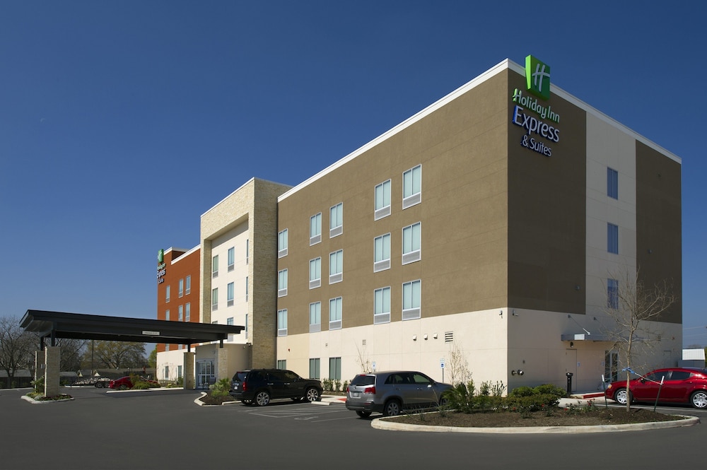 Hotel Holiday Inn Express & Suites New Braunfels, an IHG Hotel - Image 1