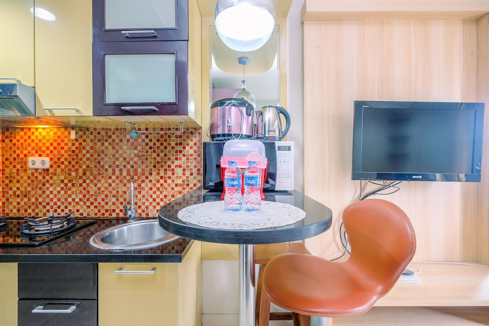Spacious And Comfy Studio At Tamansari Sudirman Apartment view 3