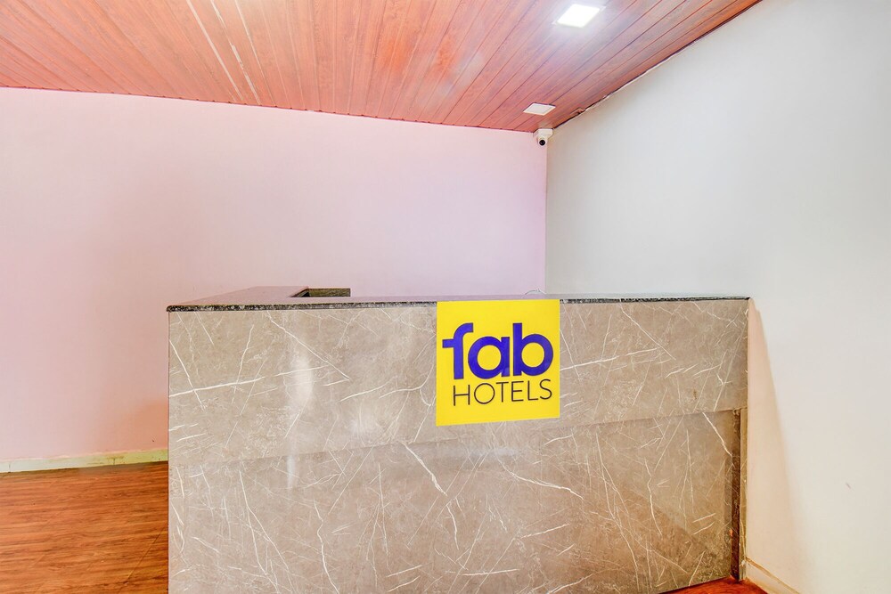 Fabhotel World King