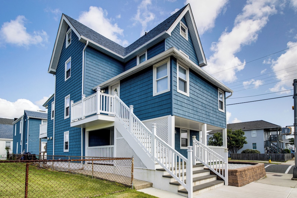 5 Blocks to Wildwood Beach: Family Getaway!