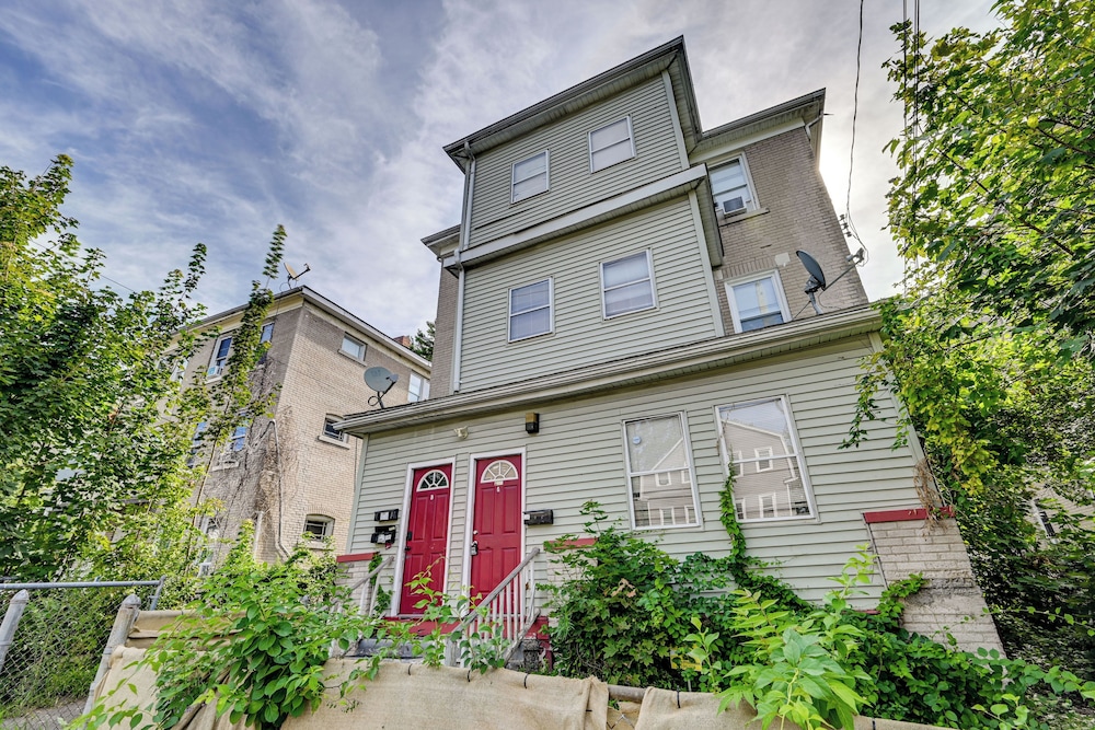 Convenient Hartford Condo < 2 Mi to Dtwn!