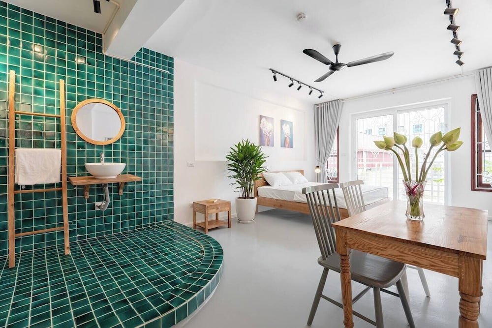 Rooftop Green Oasis