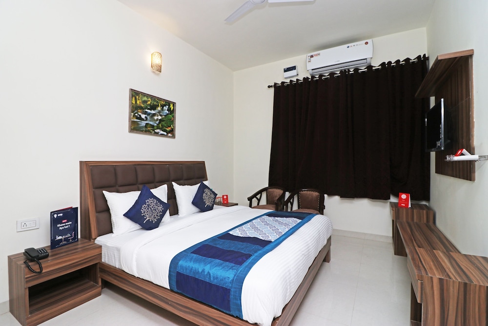 OYO 10213 Hotel Panache